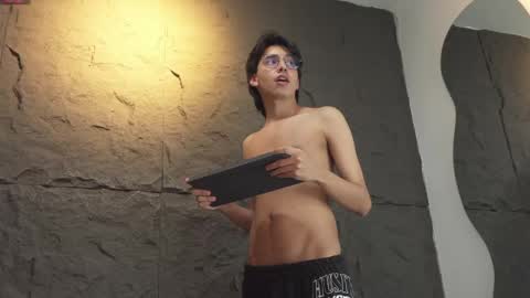 Alan Boy online show from May 31, 3:29 am