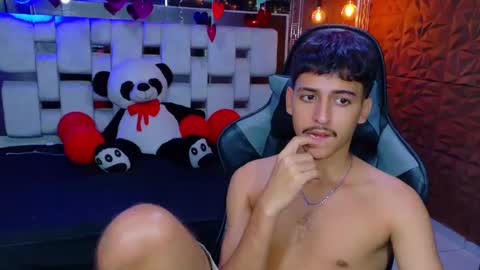 alan_del_reyx2 online show from February 18, 8:58 pm