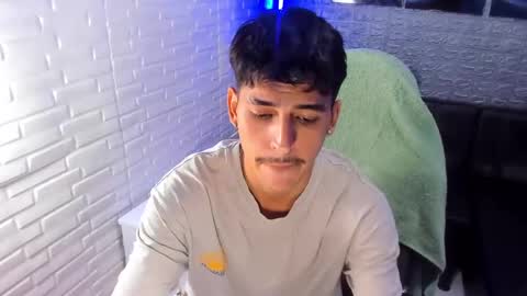 alan_del_reyx2 online show from January 24, 7:28 pm