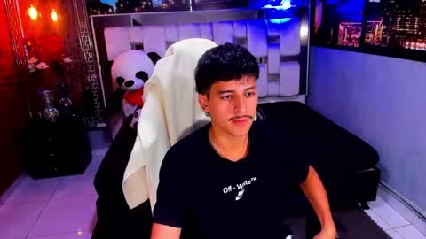 alan_del_reyx2 online show from February 9, 9:49 pm