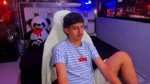 alan_del_reyx2 online show from February 5, 8:35 pm