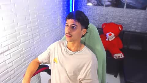 alan_del_reyx2 online show from January 25, 7:06 am