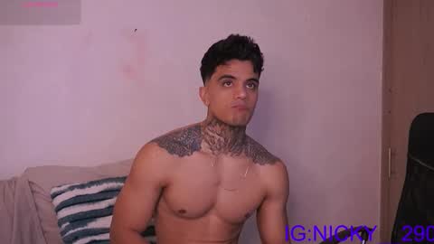 alan_morrys online show from December 16, 2:29 am