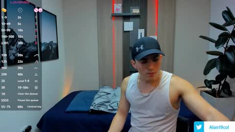 Alan  Kevin can we reach 100 thumbs up please guys  online show from February 25, 7:15 pm