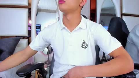 ---Alan--- online show from December 7, 5:15 am