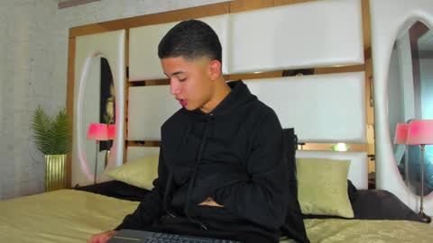 ---Alan--- online show from February 25, 4:14 am