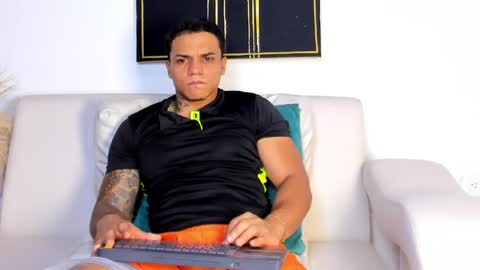 alan_vitori online show from May 17, 11:23 pm