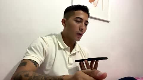 Snapshot of alanj998 chatting on October 4, 2:27 am alanj998 online show from October 4, 2:27 am