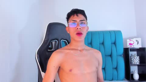 Snapshot of alannaughty_ chatting on January 26, 9:07 pm alannaughty_ online show from January 26, 9:07 pm