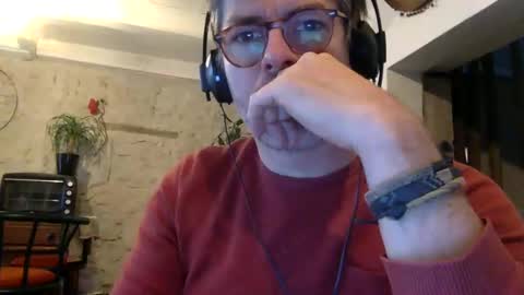 albandant online show from December 4, 1:31 pm