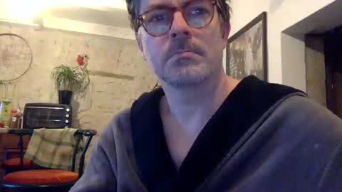 albandant online show from December 3, 8:36 am