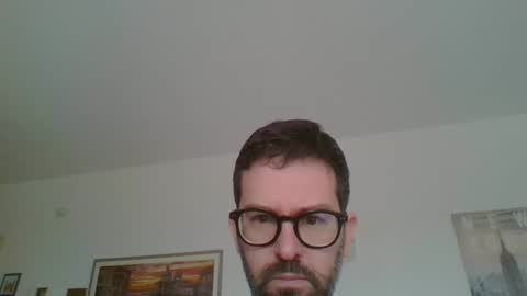 Snapshot of albertodivenire chatting on February 23, 11:39 am albertodivenire online show from February 23, 11:39 am