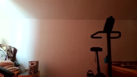 Snapshot of alecjohns123 chatting on February 5, 8:11 am alecjohns123 online show from February 5, 8:11 am