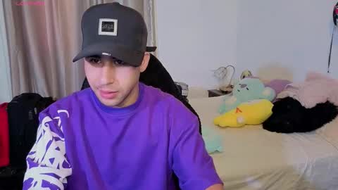Snapshot of alejandrojf_00 chatting on October 25, 4:31 pm Daiki jack online show from October 25, 4:31 pm