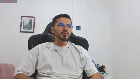 Snapshot of alejandroo_7 chatting on October 25, 4:09 pm alejandroo_7 online show from October 25, 4:09 pm