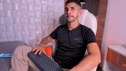 Alejo  online show from November 23, 3:17 am