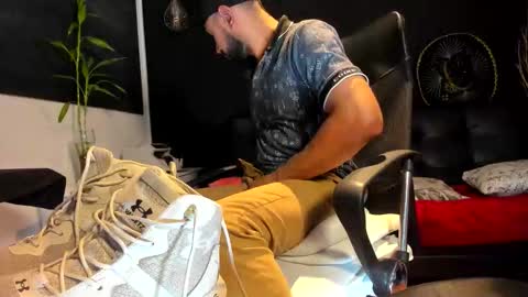 ALESSANDRO  WYE online show from October 17, 6:50 am