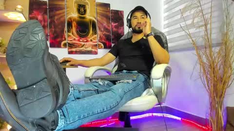 ALESSANDRO  WYE online show from February 4, 2:10 pm