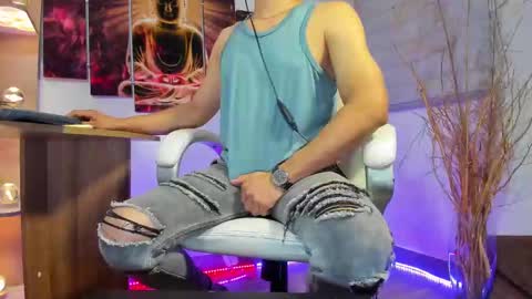 ALESSANDRO  WYE online show from February 7, 1:04 am