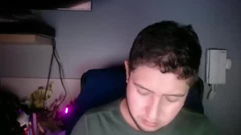 Snapshot of alex_colombia_b chatting on February 20, 2:07 am alex online show from February 20, 2:07 am