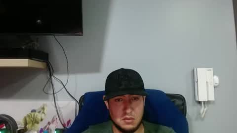 Snapshot of alex_colombia_b chatting on March 4, 1:45 am alex online show from March 4, 1:45 am