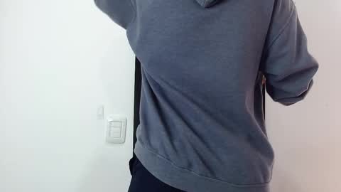 alex_connorr online show from February 19, 3:49 pm