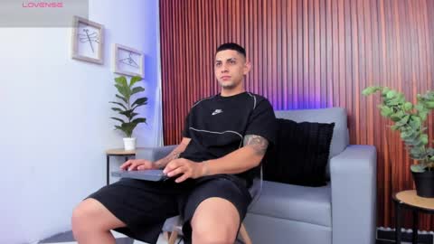 alex online show from April 1, 12:07 pm