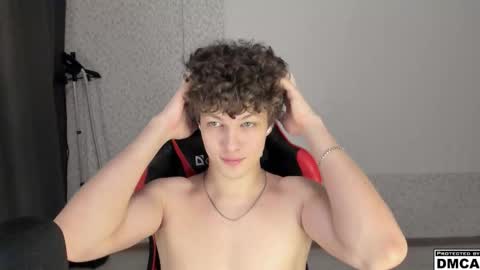 Snapshot of alex_mactavish chatting on October 3, 11:43 pm Alexander online show from October 3, 11:43 pm