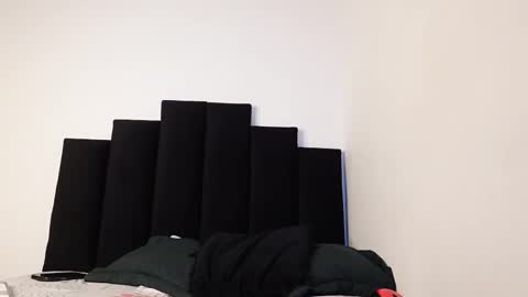 Snapshot of alex_mark_ chatting on October 27, 1:57 pm alex_mark_ online show from October 27, 1:57 pm