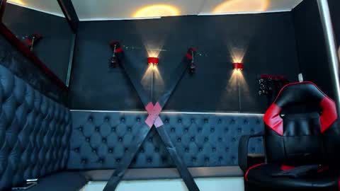 alex_miller25 online show from December 18, 11:12 pm