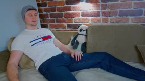 Alex online show from February 10, 8:08 am