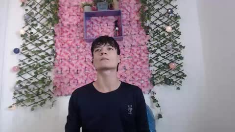 Snapshot of alex_russo__ chatting on October 14, 3:35 am alex_russo__ online show from October 14, 3:35 am