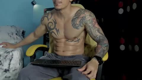 alex_sthorm online show from December 21, 4:53 am