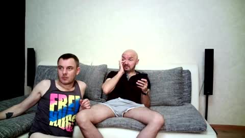 Snapshot of alex_tobey chatting on October 23, 3:21 am Alex and Tobey online show from October 23, 3:21 am