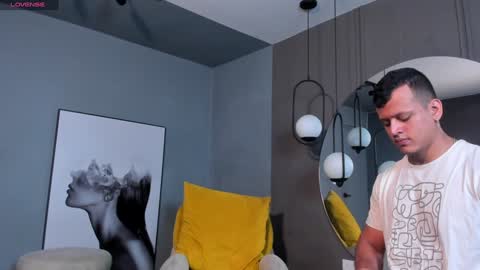 Snapshot of alex_tower chatting on January 3, 6:57 pm Alex Towers online show from January 3, 6:57 pm