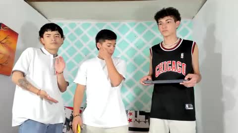 chicos hot online show from December 3, 8:17 pm