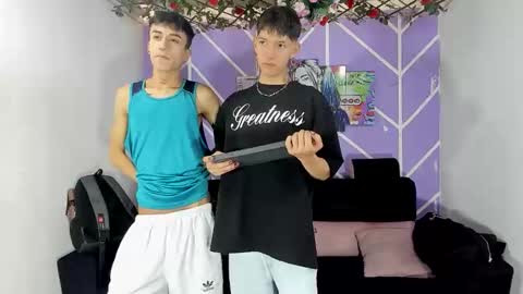 chicos hot online show from April 12, 2:29 pm