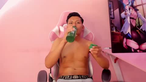 Alexdennus online show from April 6, 6:09 pm