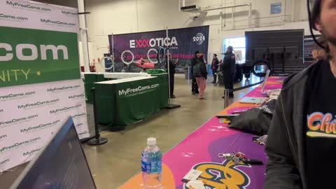 Snapshot of alexmanndickerson chatting on December 8, 5:44 pm Alex Mann online show from December 8, 5:44 pm