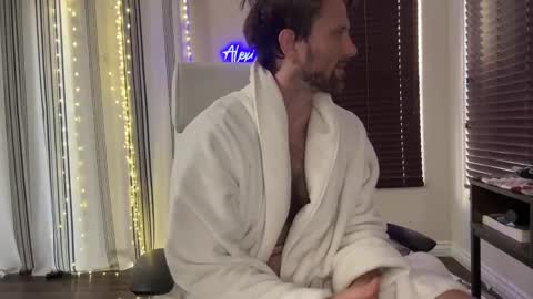 Snapshot of alexmanndickerson chatting on October 3, 4:12 pm Alex Mann online show from October 3, 4:12 pm