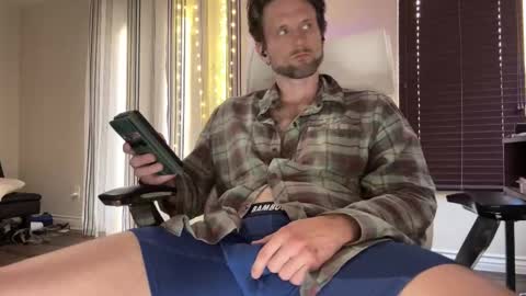 Snapshot of alexmanndickerson chatting on October 20, 3:49 pm Alex Mann online show from October 20, 3:49 pm