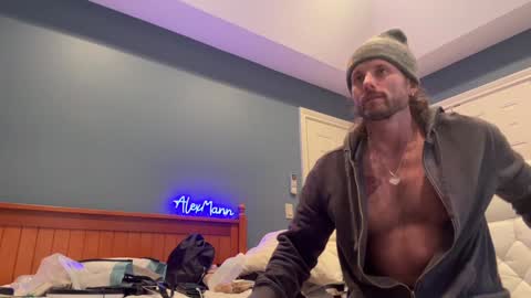 Snapshot of alexmanndickerson chatting on January 31, 2:49 pm Alex Mann online show from January 31, 2:49 pm