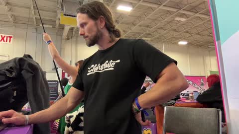 Snapshot of alexmanndickerson chatting on December 7, 6:59 pm Alex Mann online show from December 7, 6:59 pm