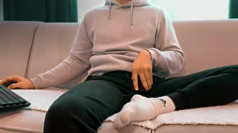 alfadreamer0011 online show from December 3, 12:00 pm