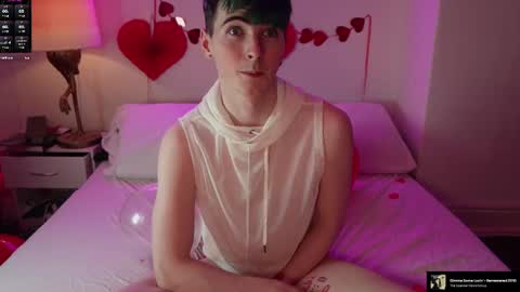 Snapshot of alfiegreenxxx chatting on February 15, 11:16 pm Alfie Green online show from February 15, 11:16 pm