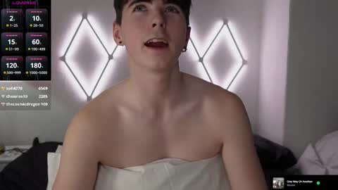 Snapshot of alfiegreenxxx chatting on September 26, 11:35 pm Alfie Green online show from September 26, 11:35 pm