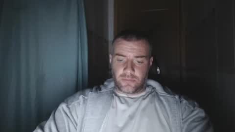 alfiesolomons87 online show from March 19, 8:12 pm