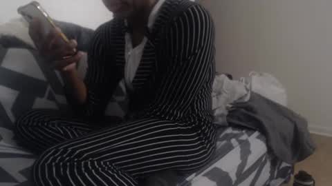 Snapshot of aliasallday chatting on February 18, 1:21 am Alias online show from February 18, 1:21 am