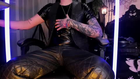   online show from December 6, 2:02 am