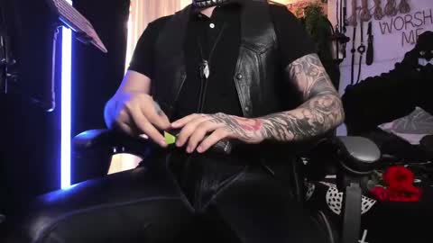   online show from February 13, 6:27 pm